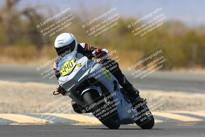 media/Apr-17-2022-CVMA (Sun) [[f474cfa795]]/Race 14 500 Supersport-350 Supersport (Holeshot)/